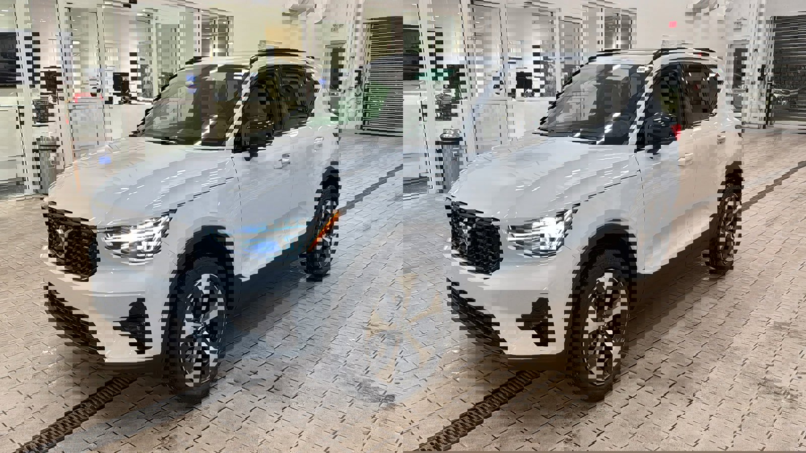 Used 2026 Volvo XC40 B5 Plus w/ Protection Package Premier image 9