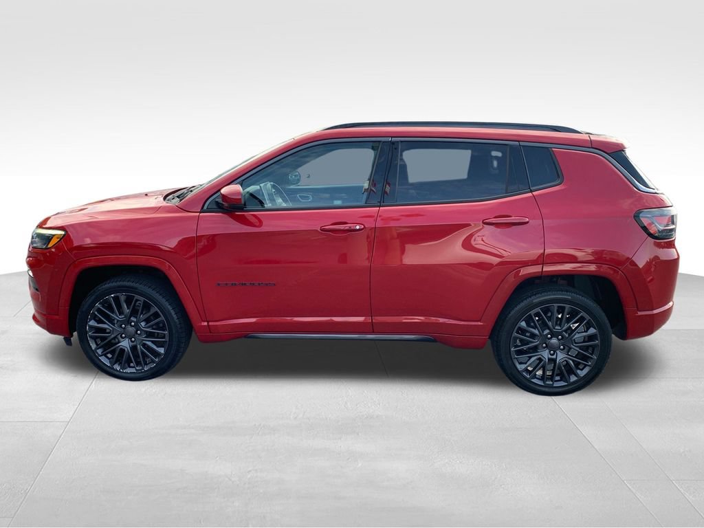 Used 2022 Jeep Compass Limited w/ (RED) Package AWD/4WD image 2