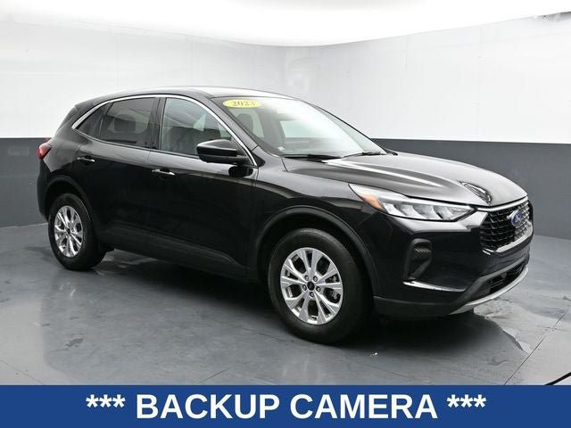 Used 2023 Ford Escape Active w/ Tech Pack #2 AWD/4WD image 2