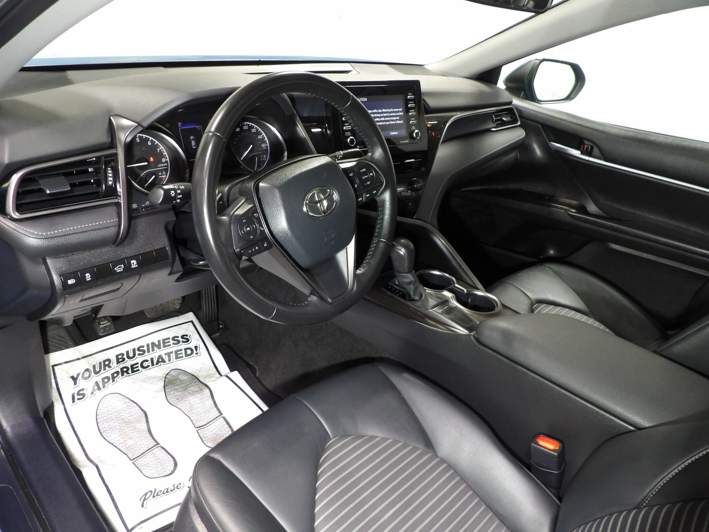 Used 2023 Toyota Camry SE FWD image 11