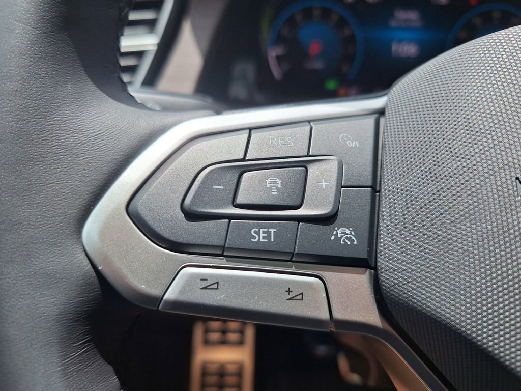 New 2025 Volkswagen Atlas SEL Premium R-Line image 14