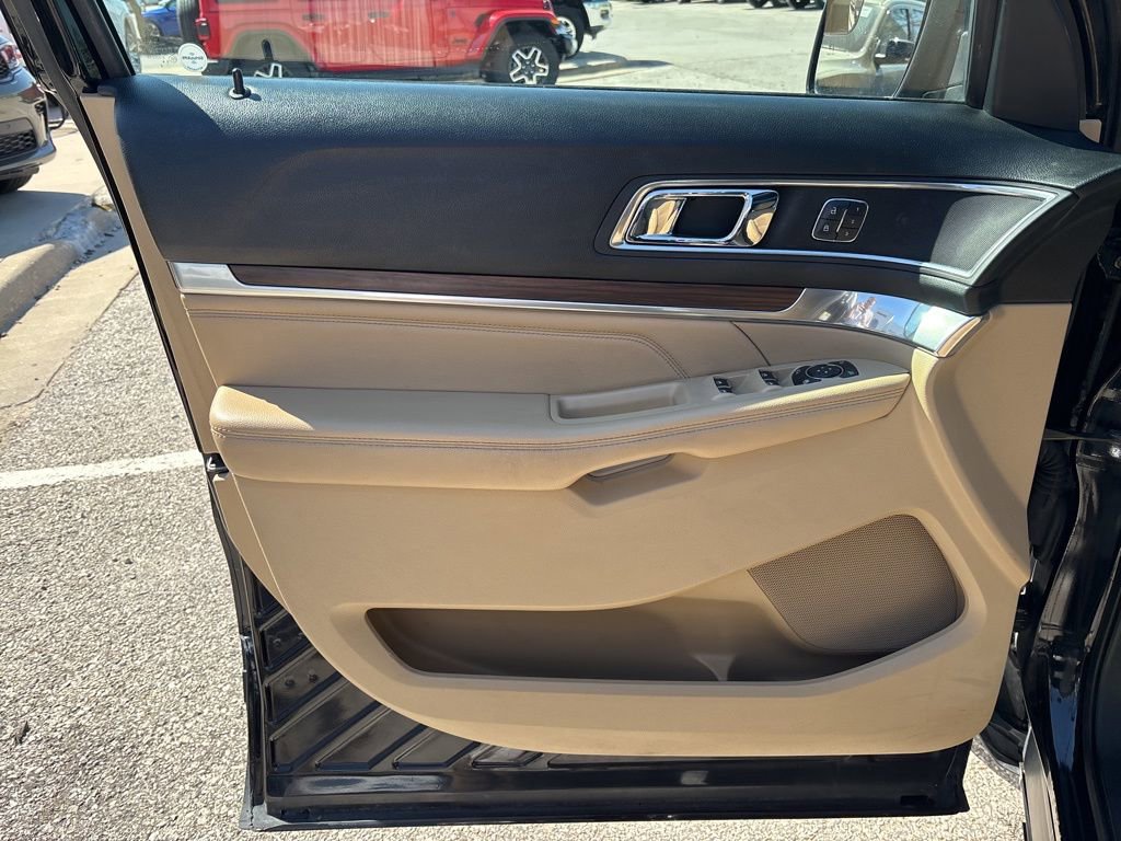 Used 2017 Ford Explorer Limited image 57