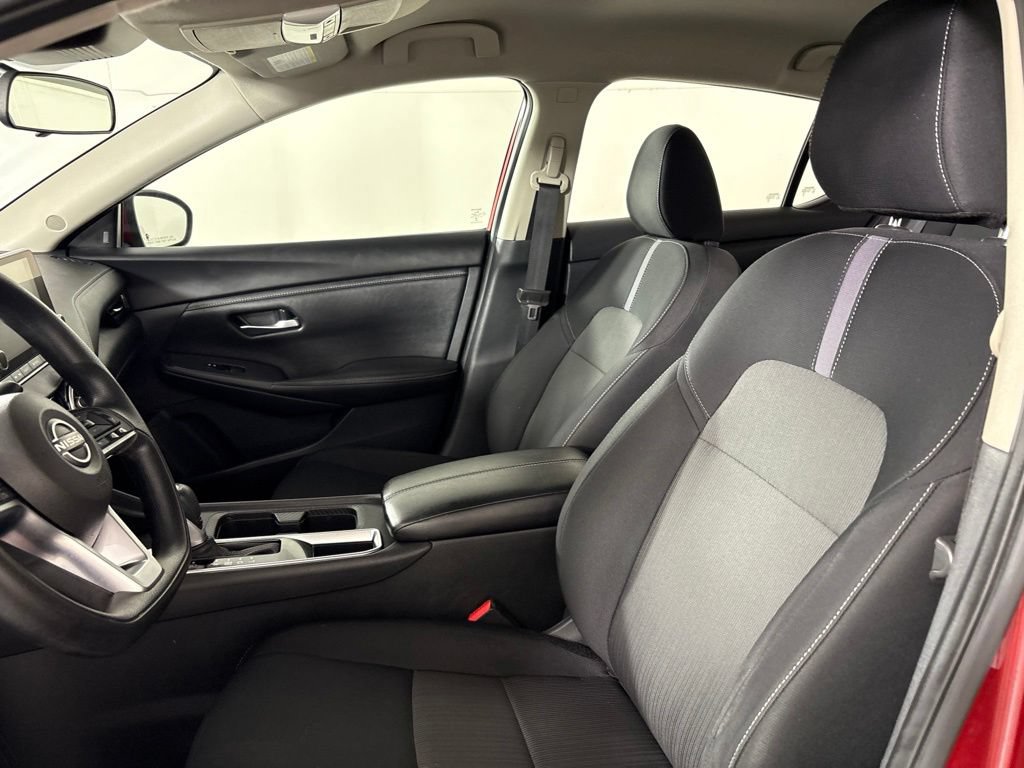 Used 2024 Nissan Sentra SV FWD image 33