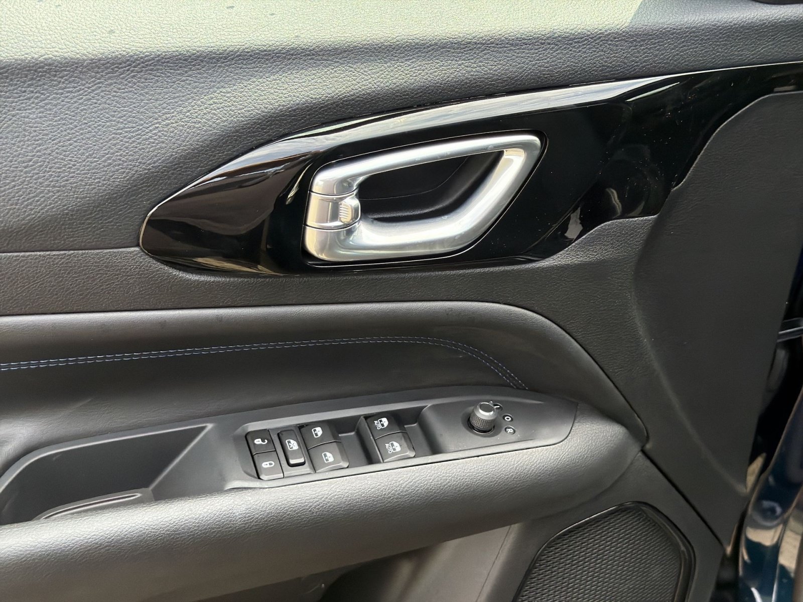 New 2026 Jeep Compass Latitude AWD/4WD image 15