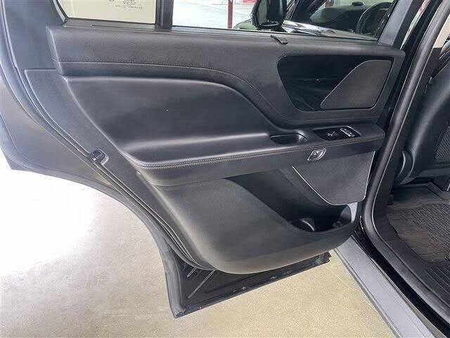Used 2023 Lincoln Aviator AWD image 29