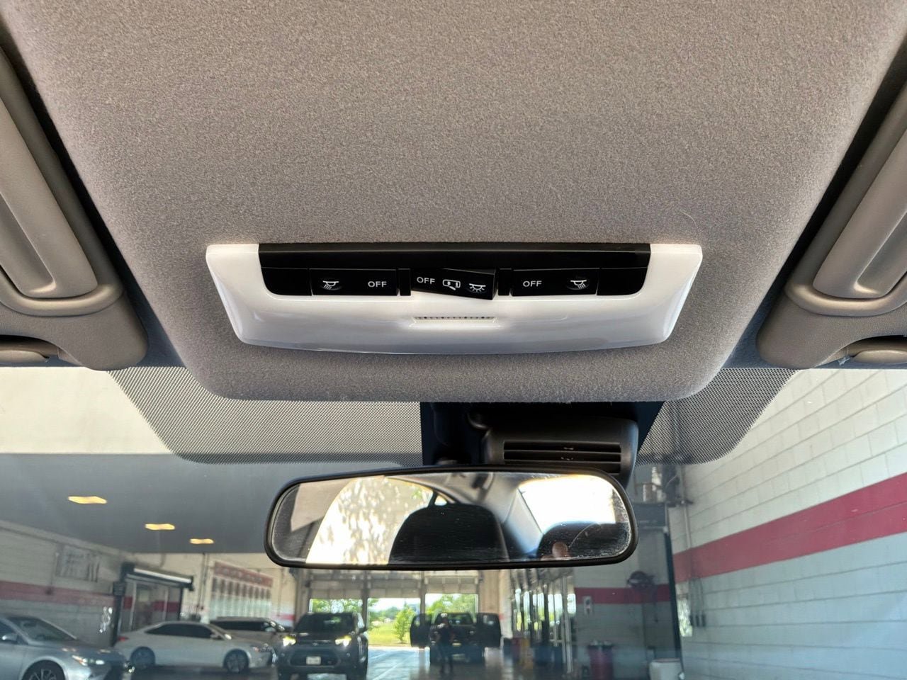 Used 2025 Nissan Versa SV FWD image 15