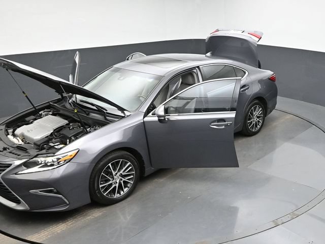 Used 2016 Lexus ES 350 w/ Luxury Package w/Wood Trim FWD image 50