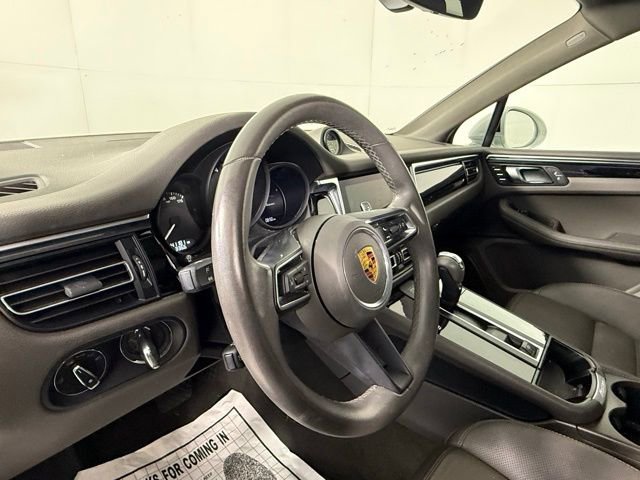 Used 2023 Porsche Macan image 6