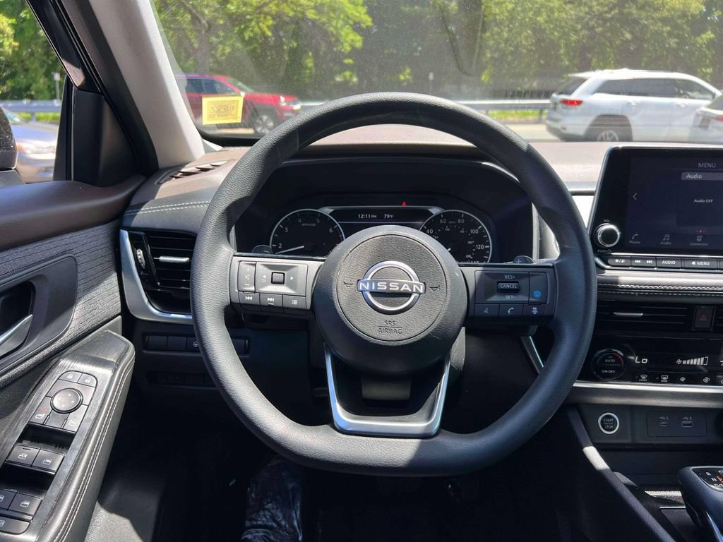 Used 2023 Nissan Rogue SV AWD/4WD image 14