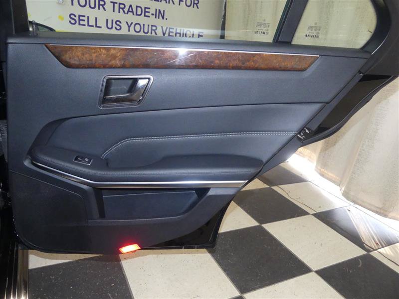 Used 2016 Mercedes-Benz E 350 4MATIC Sedan w/ Premium Package image 25