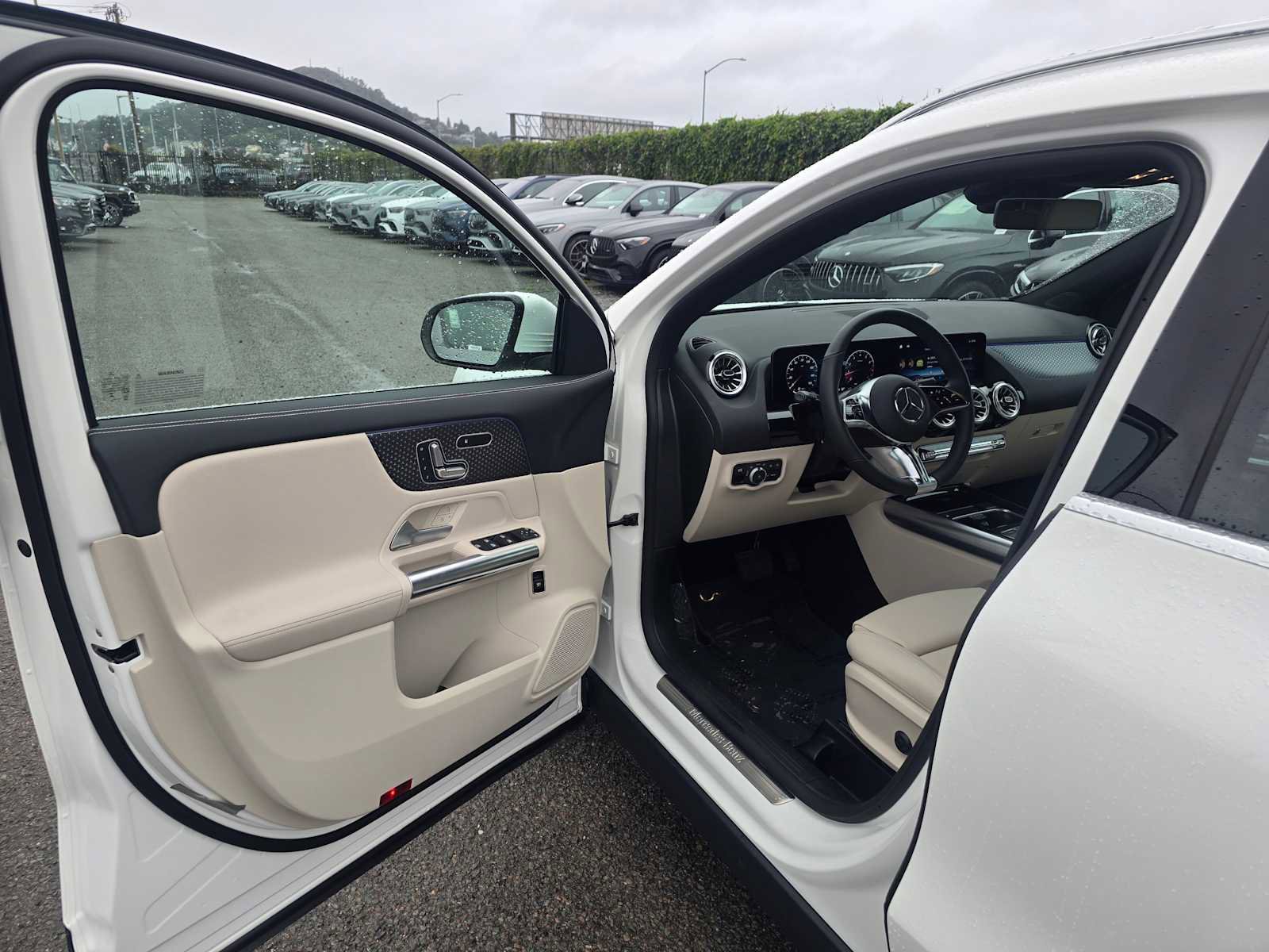 Used 2025 Mercedes-Benz GLA 250 4MATIC image 22