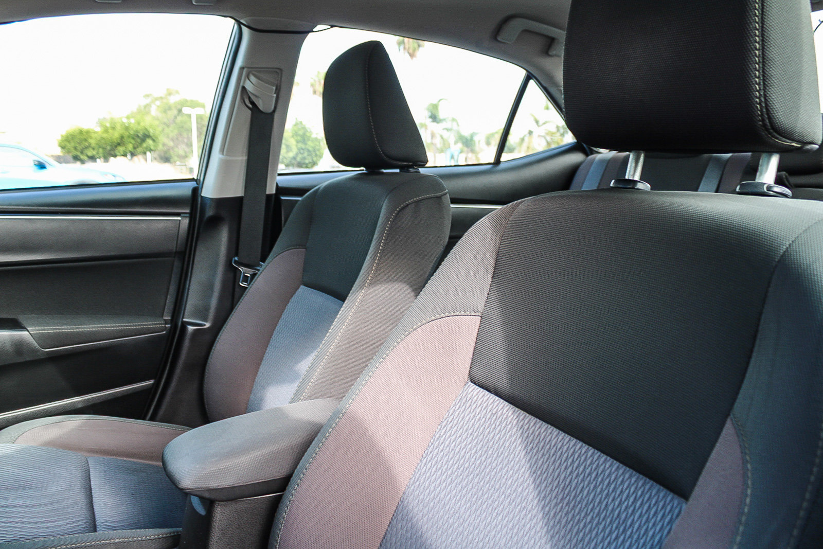 Used 2019 Toyota Corolla LE FWD image 24
