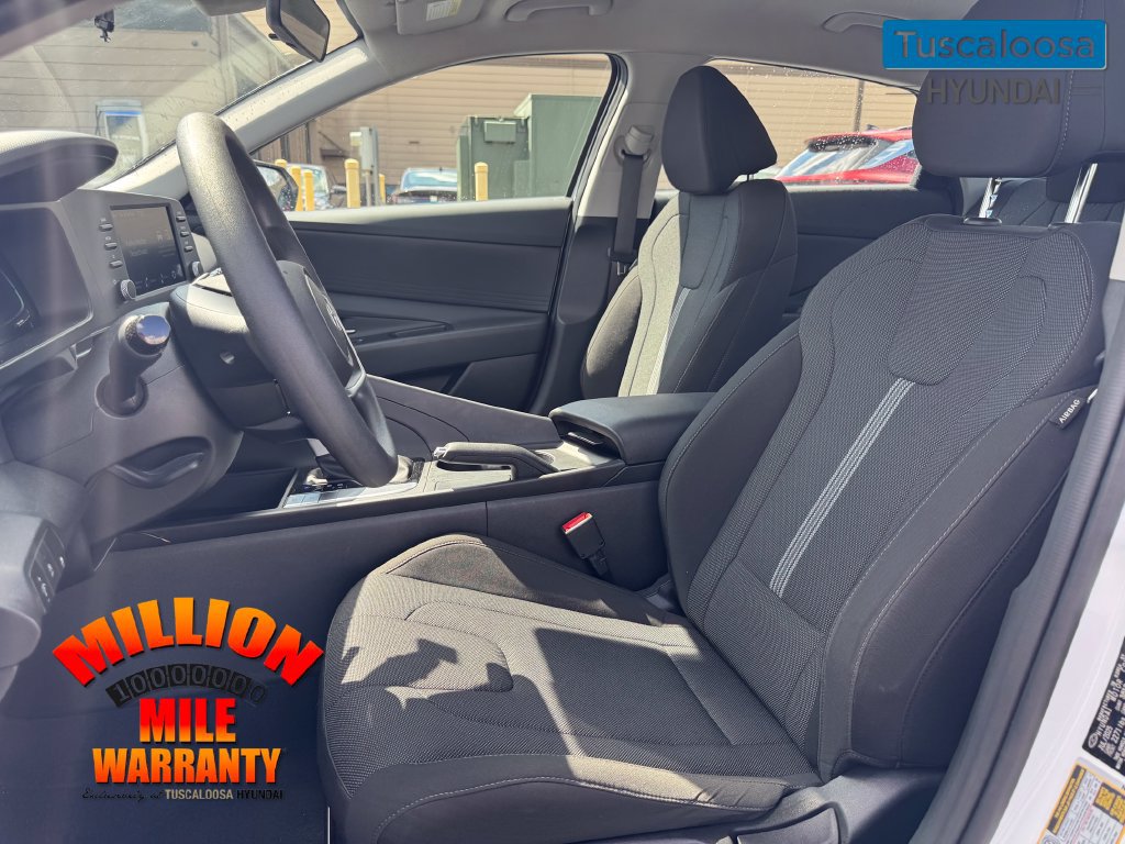 Used 2025 Hyundai Elantra SE FWD image 10