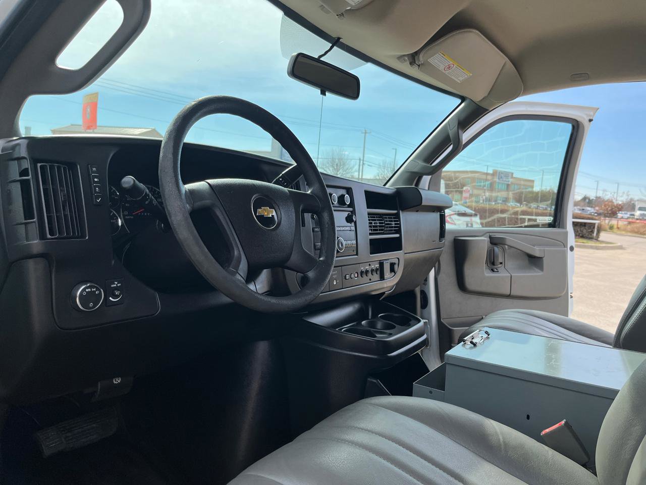 Used 2017 Chevrolet Express 2500 image 7