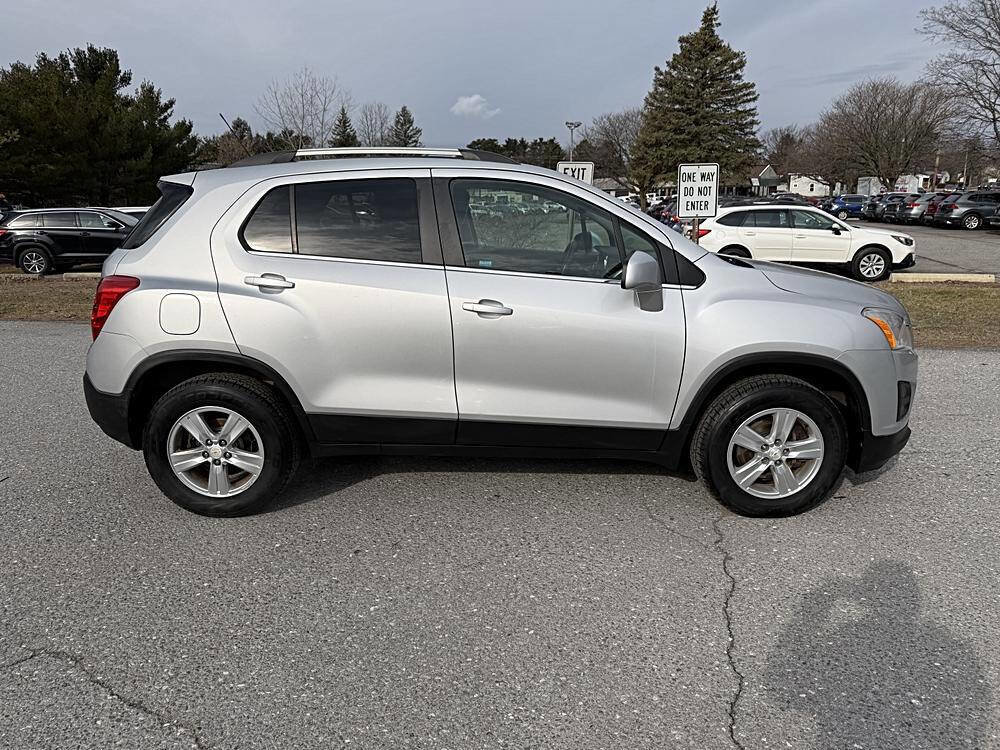 Used 2015 Chevrolet Trax LT w/ LT Plus Package AWD/4WD image 6
