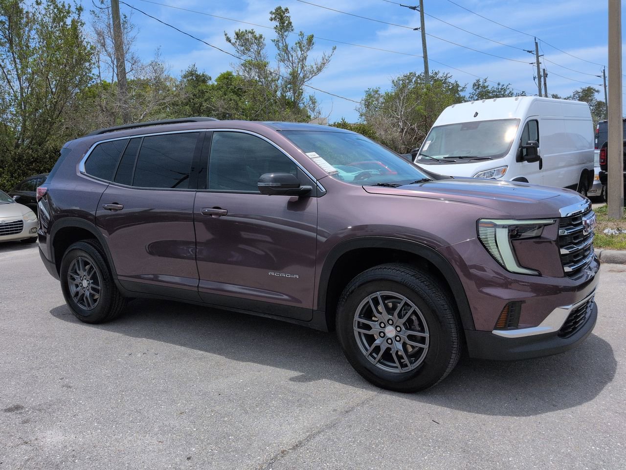 Used 2025 GMC Acadia Elevation FWD image 2