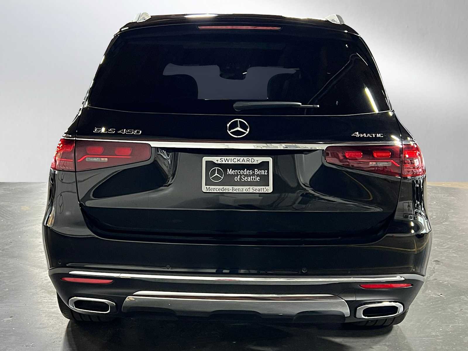 Used 2025 Mercedes-Benz GLS 450 4MATIC image 4