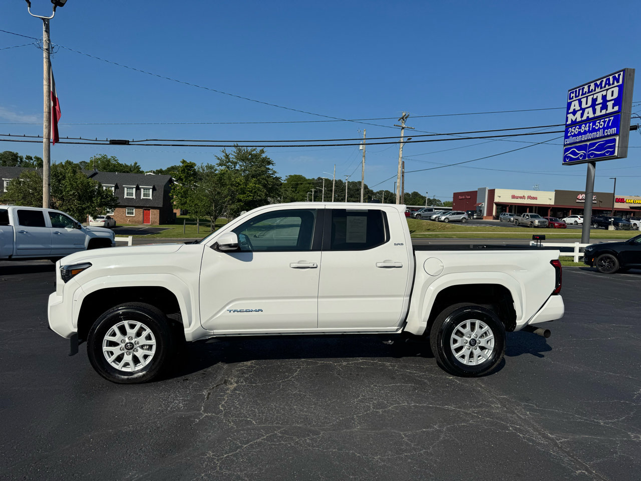 Used 2024 Toyota Tacoma SR5 image 2