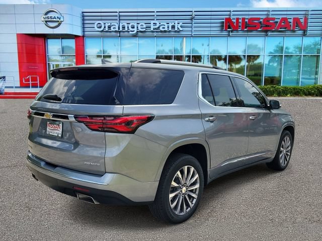 Used 2023 Chevrolet Traverse Premier FWD image 2