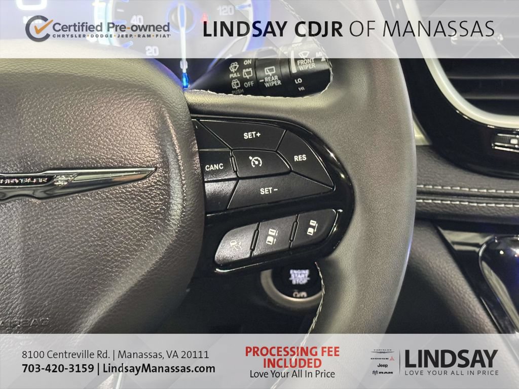 Certified 2025 Chrysler Pacifica Limited FWD image 30