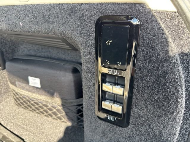 Used 2023 Land Rover Range Rover Long Wheelbase SE image 26