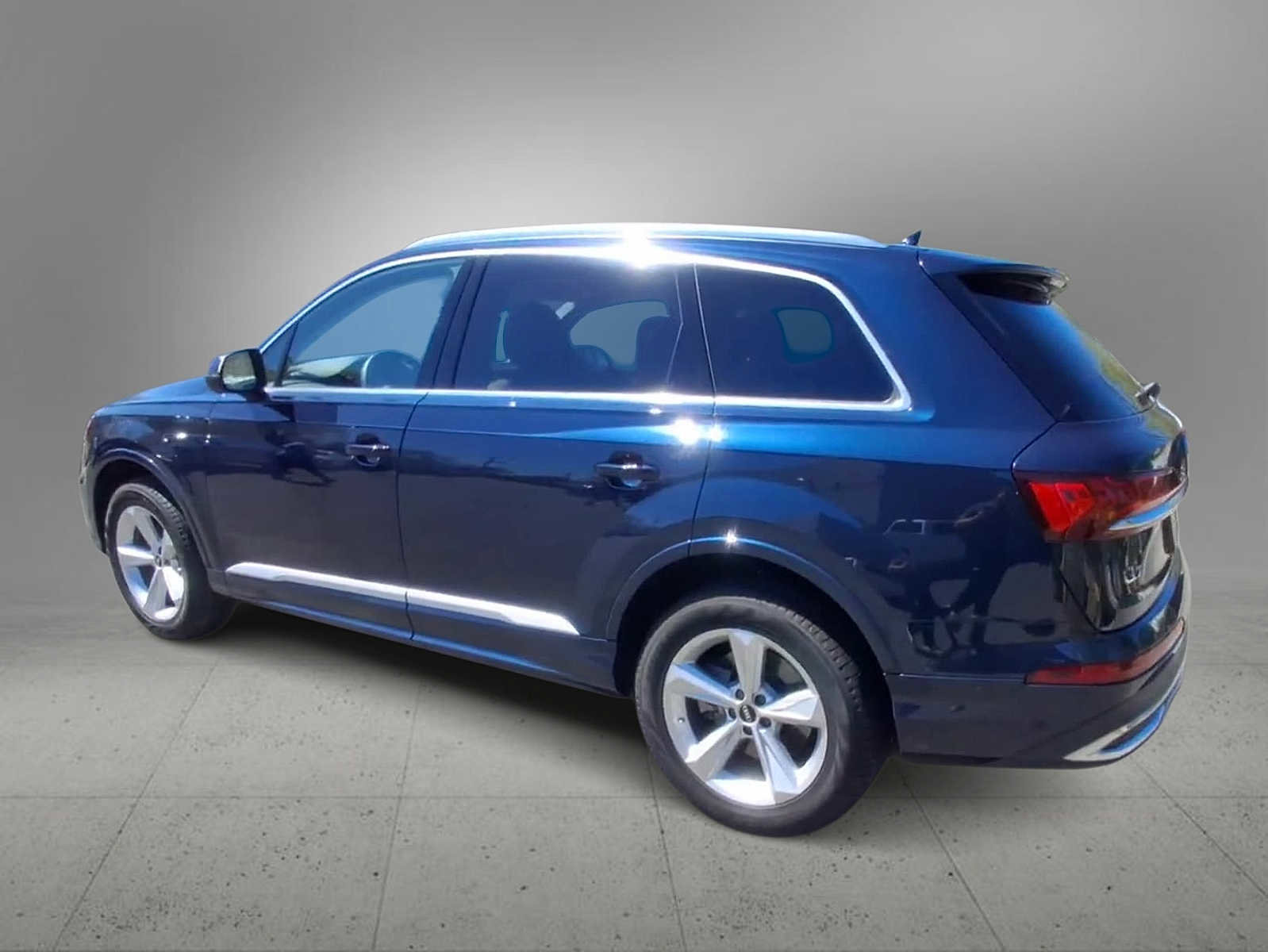 Certified 2023 Audi Q7 2.0T Premium w/ Convenience Package AWD/4WD image 6