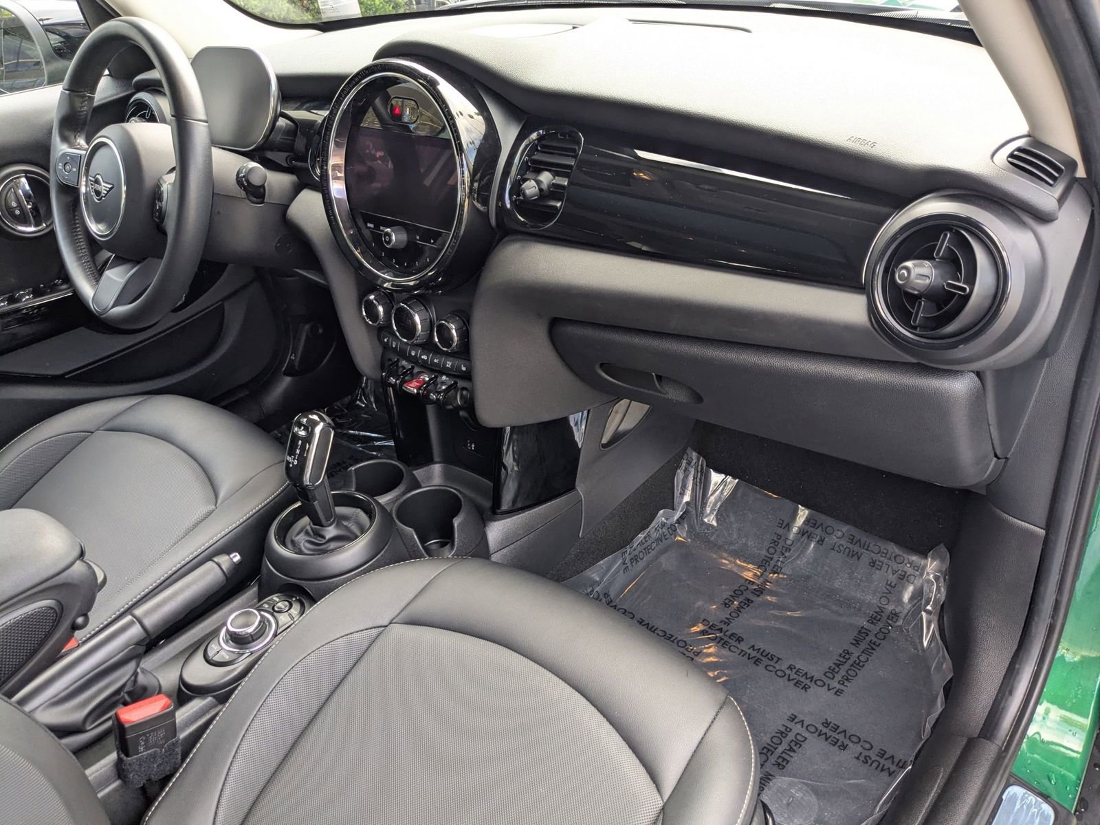 Used 2023 MINI Cooper 4-Door Hardtop image 22