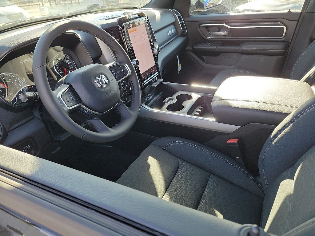 New 2025 RAM 1500 Big Horn AWD/4WD image 2