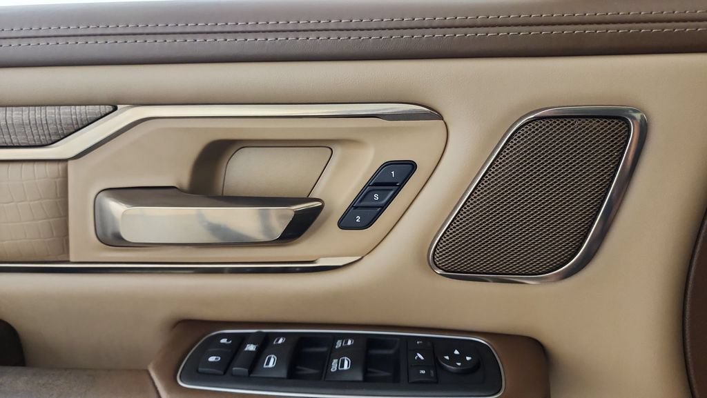Used 2019 RAM 1500 Laramie Longhorn AWD/4WD image 25