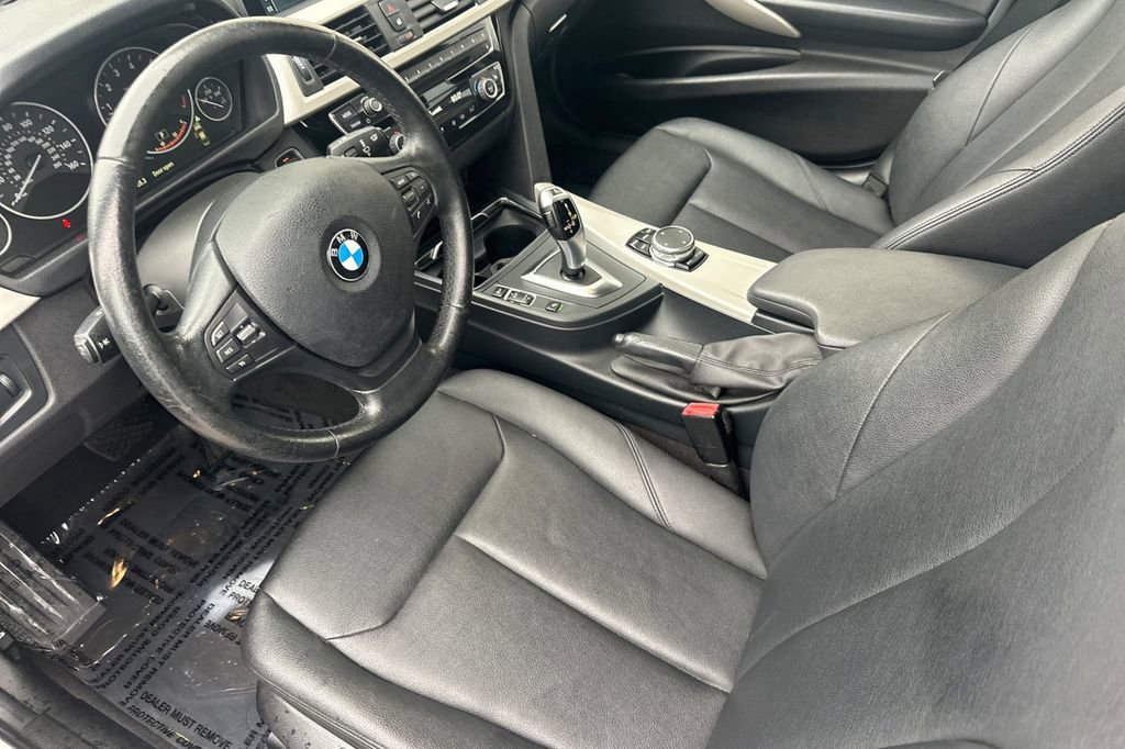 Used 2017 BMW 320i Sedan image 9