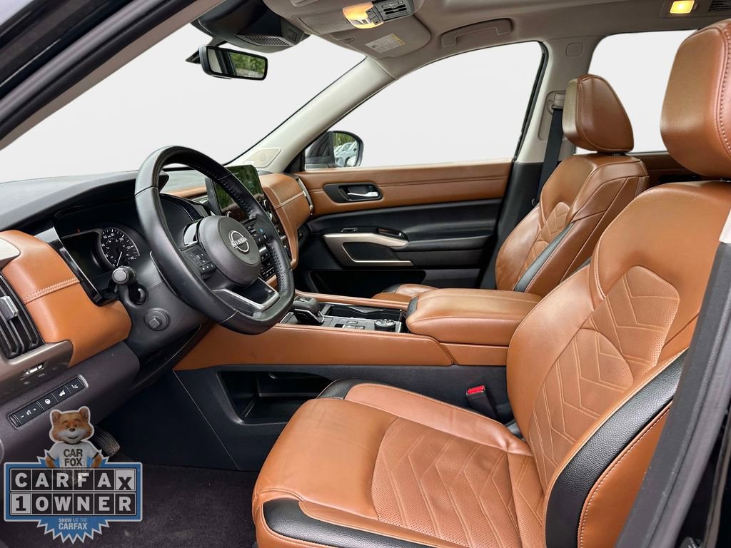 Used 2023 Nissan Pathfinder Platinum w/ Black Appearance Package AWD/4WD image 19