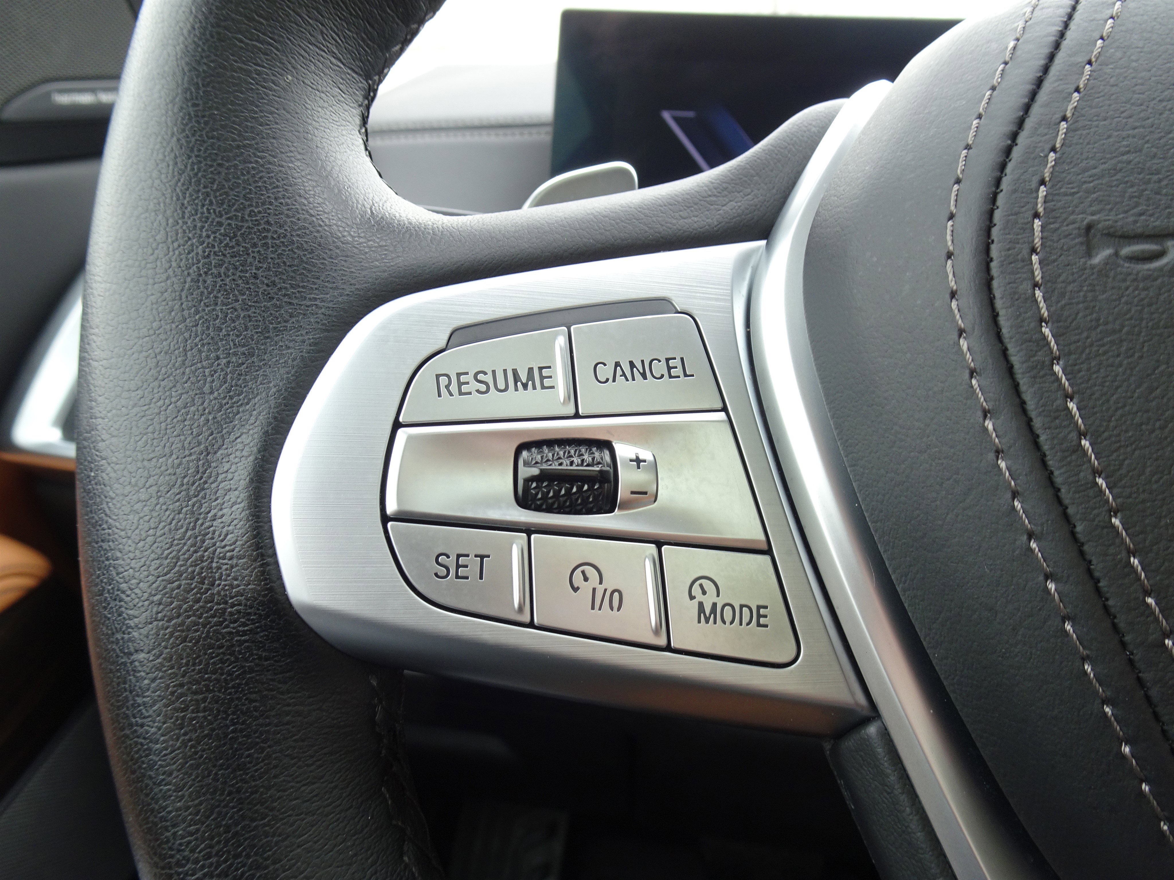 Used 2023 BMW X7 xDrive40i w/ Premium Package image 23