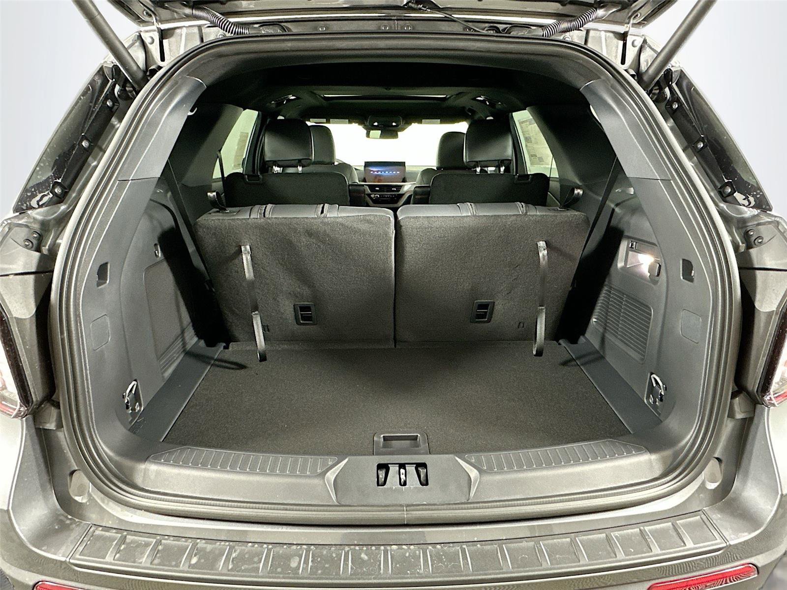 New 2026 Ford Explorer ST-Line w/ ST-Line Street Pack image 25