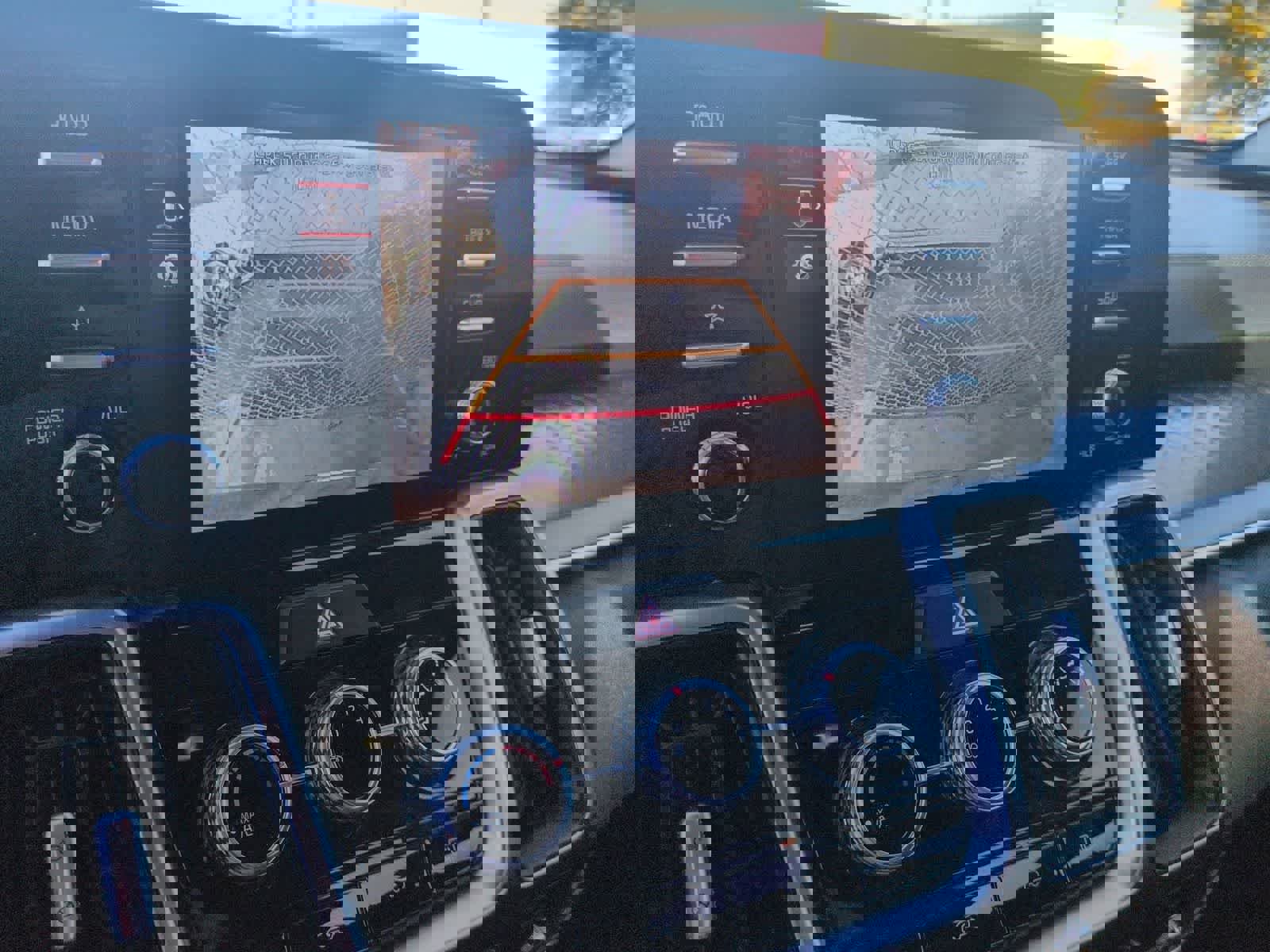 Used 2022 Kia Sorento LX image 27