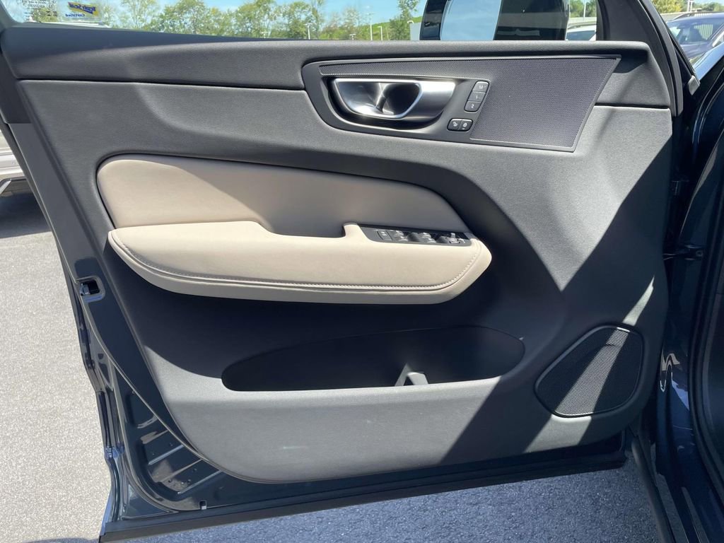 New 2026 Volvo XC60 B5 Plus w/ Protection Package Premier image 5