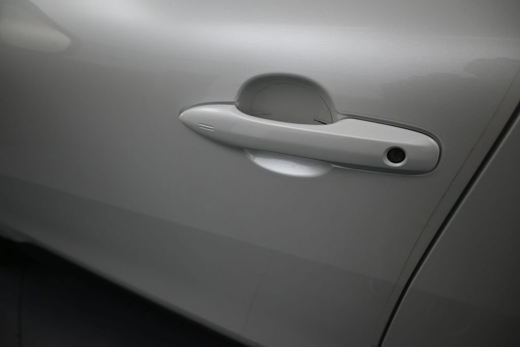 Used 2024 Toyota Corolla Cross LE FWD image 33