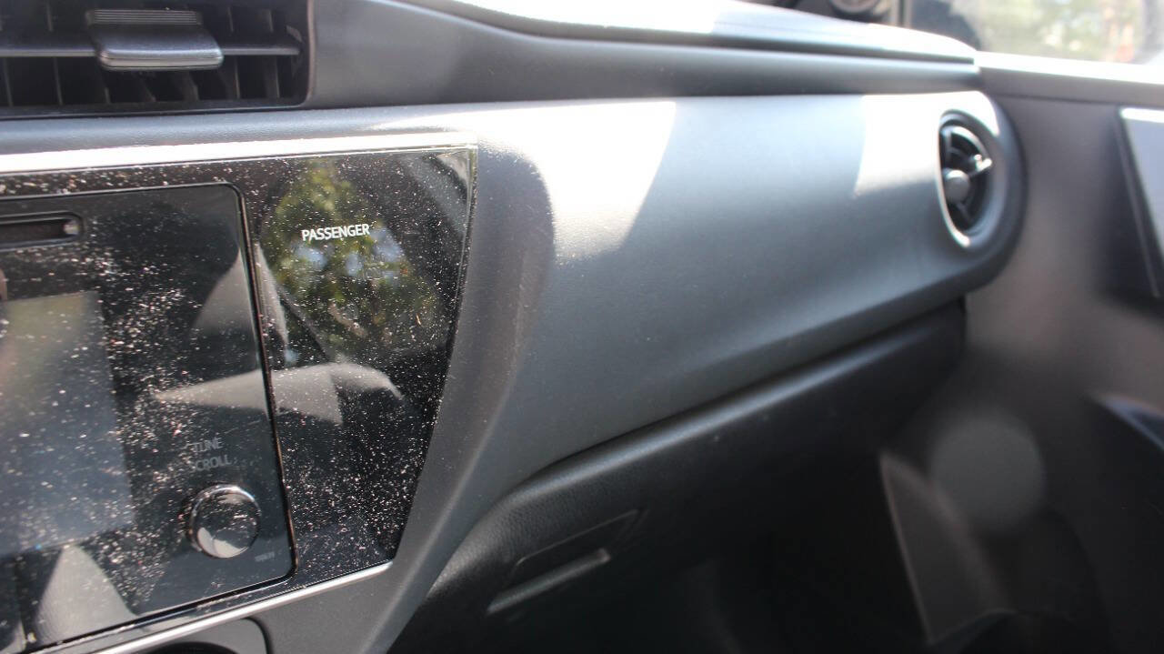 Used 2017 Toyota Corolla L image 30