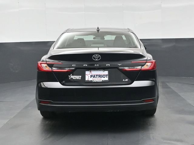 Used 2025 Toyota Camry LE FWD image 5