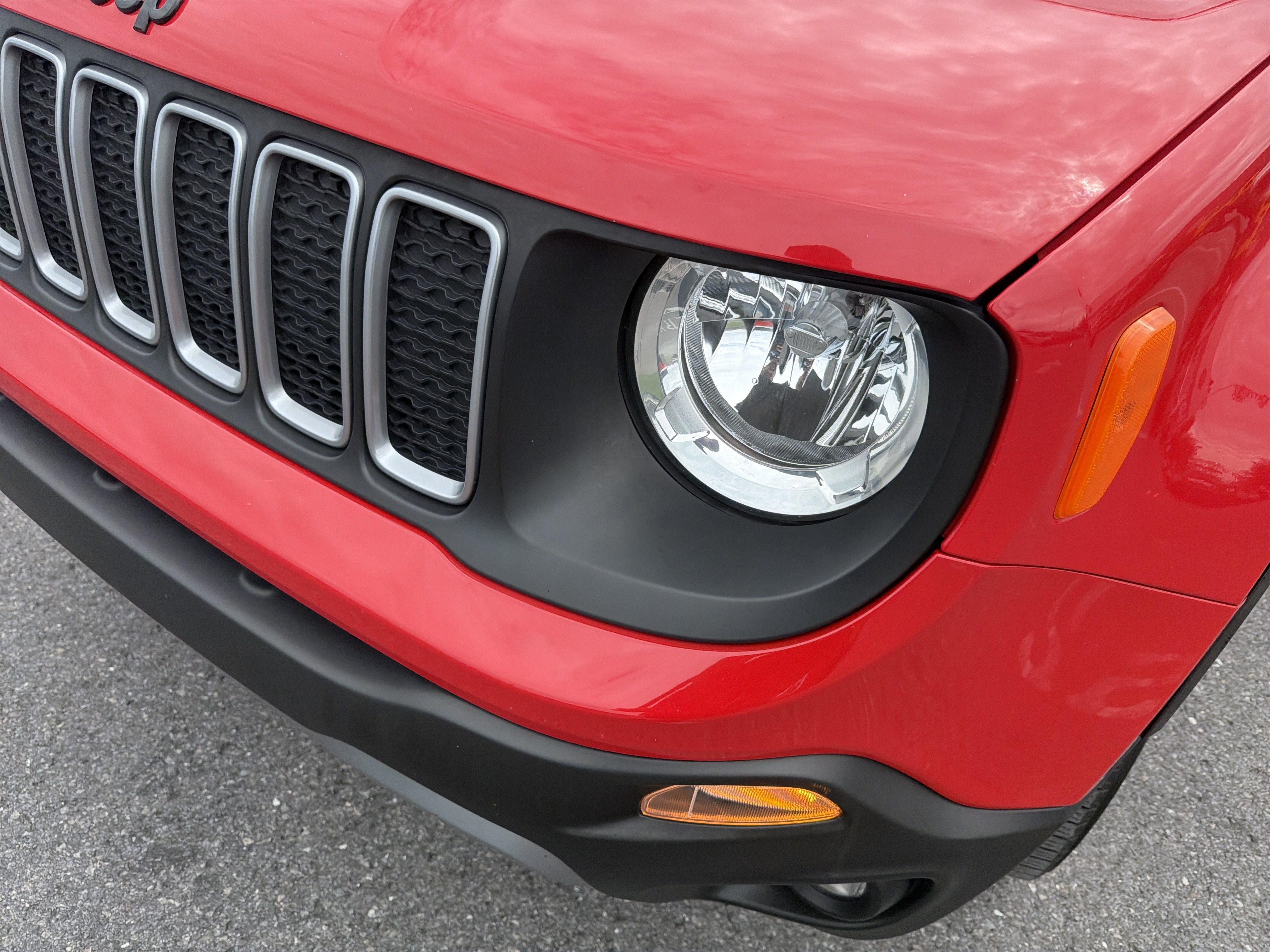 Used 2023 Jeep Renegade Latitude AWD/4WD image 10