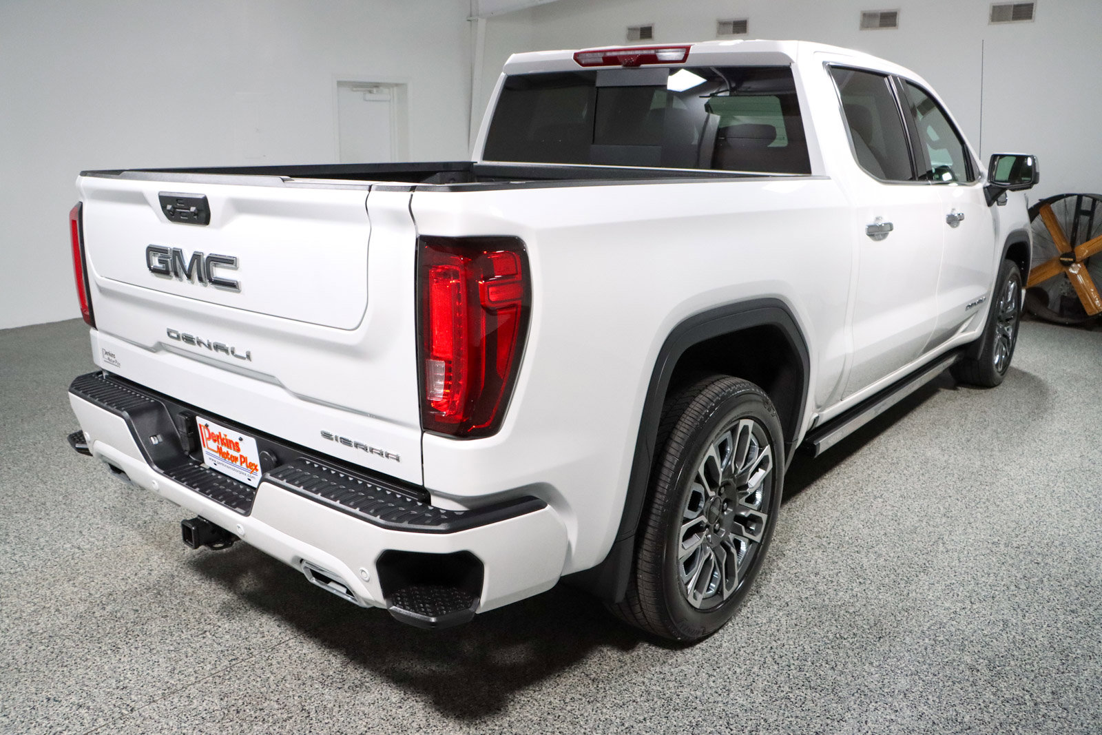 Used 2025 GMC Sierra 1500 Denali Ultimate image 7
