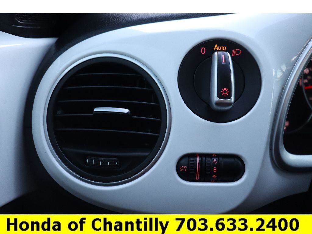 Used 2016 Volkswagen Beetle 1.8T SE image 17