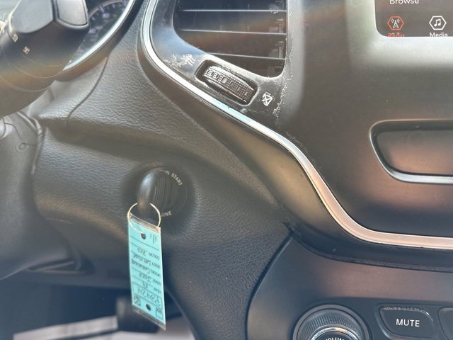 Used 2019 Jeep Cherokee Latitude w/ Popular Appearance Group image 31