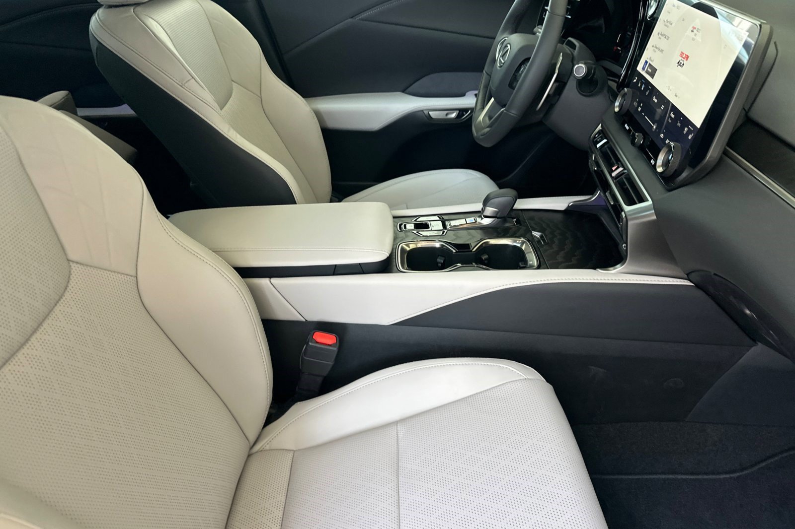 New 2026 Lexus RX 350 FWD image 25