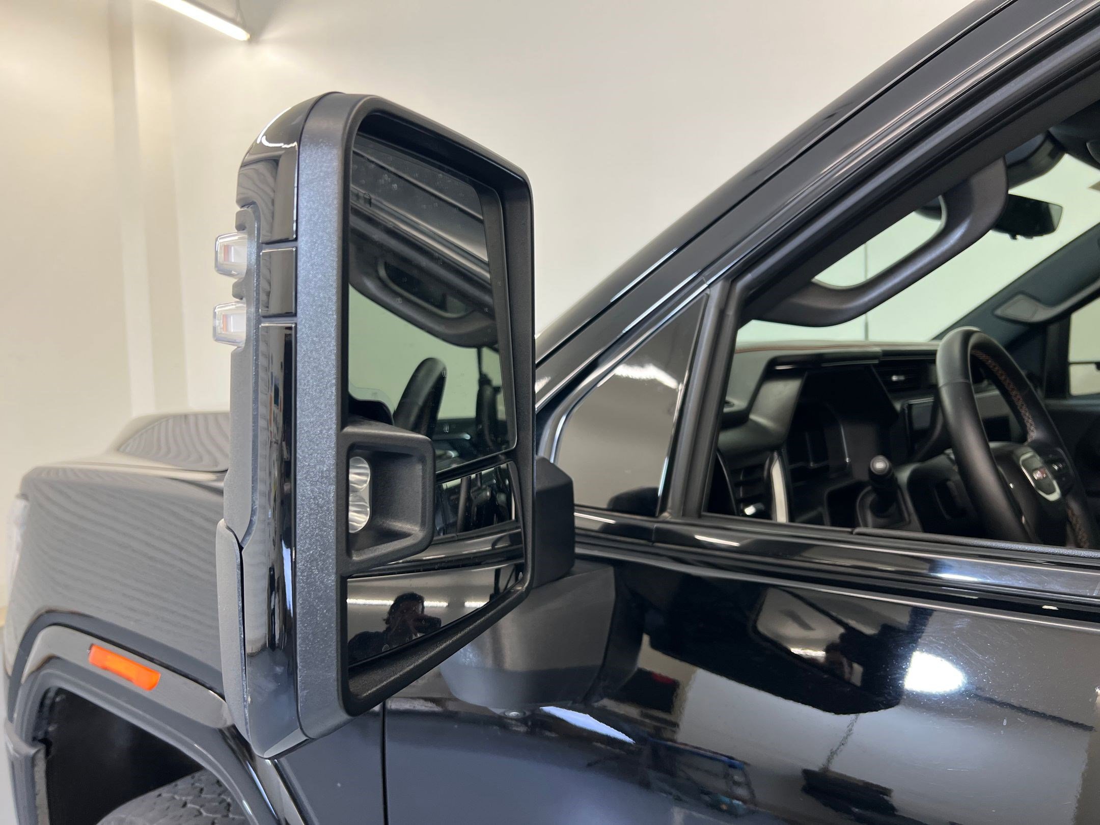 Used 2025 GMC Sierra 2500 AT4 w/ AT4 Premium Plus Package image 23