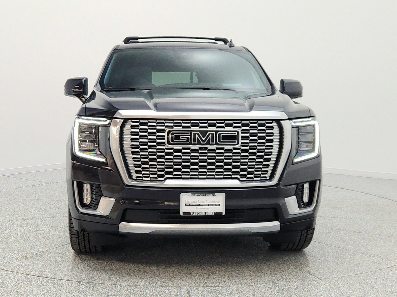 Used 2024 GMC Yukon XL Denali w/ Advanced Technology Package AWD/4WD image 2