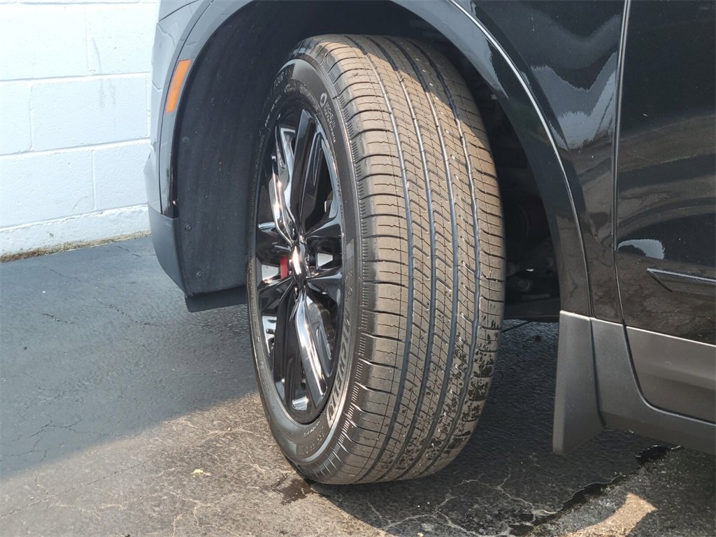 Certified 2022 Cadillac XT5 Sportv w/ LPO, ONYX Package image 30