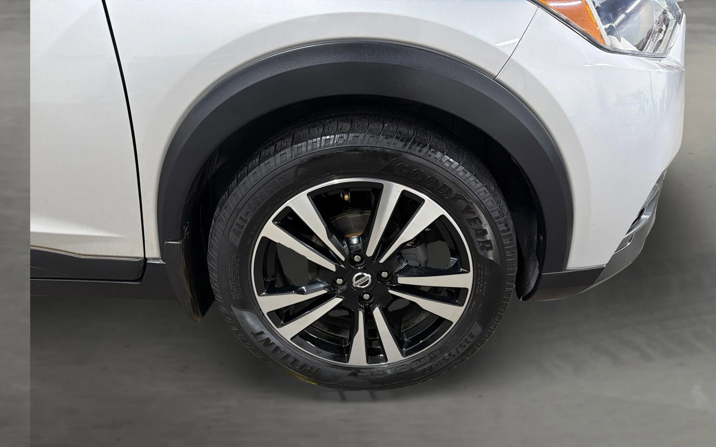 Used 2019 Nissan Kicks SV image 17