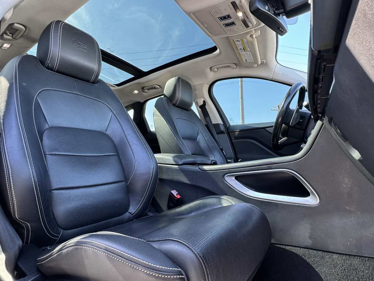 Used 2017 Jaguar F-PACE S image 29