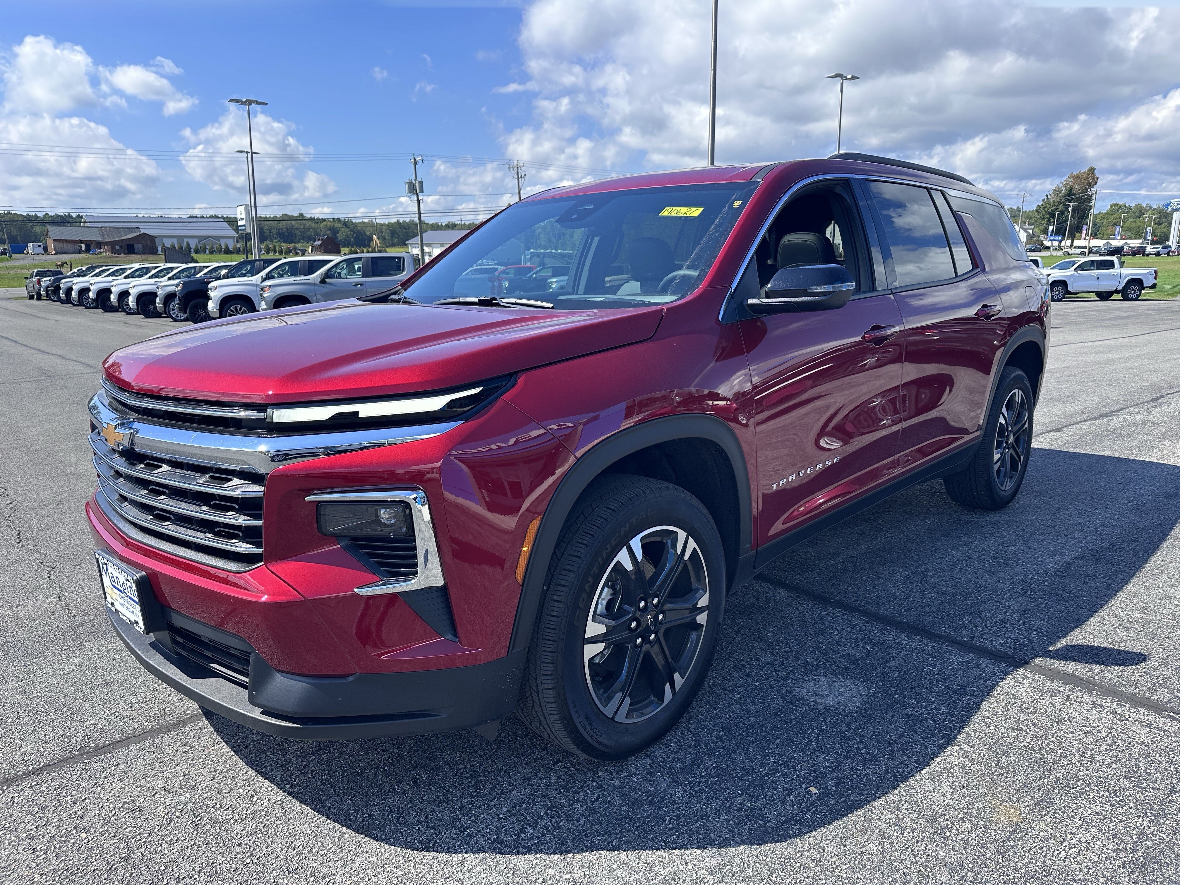 New 2027 Chevrolet Traverse LT w/ Sun and Wheel Package AWD/4WD image 3