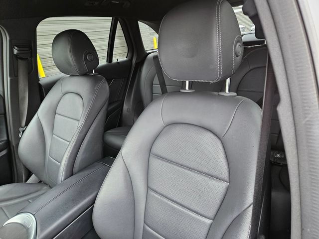 Used 2020 Mercedes-Benz GLC 300 4MATIC image 24